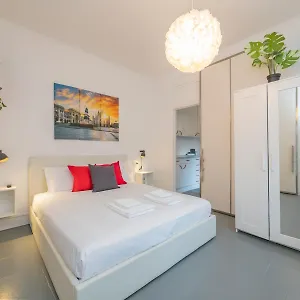 https://suite-sul-naviglio-con-balcone.it-lombardy.com